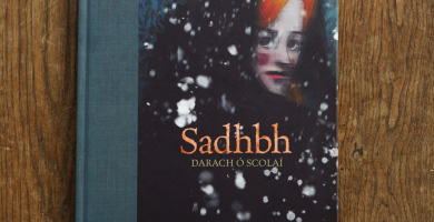 ‘Dea-chaint is gliceas a chuirfeas faoi gheasa thú’