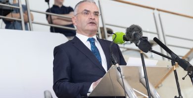 Ná bac an blea, blea, blea, an t-aire Dara Calleary a shocróidh an dáta do Thoghchán Údarás na Gaeltachta
