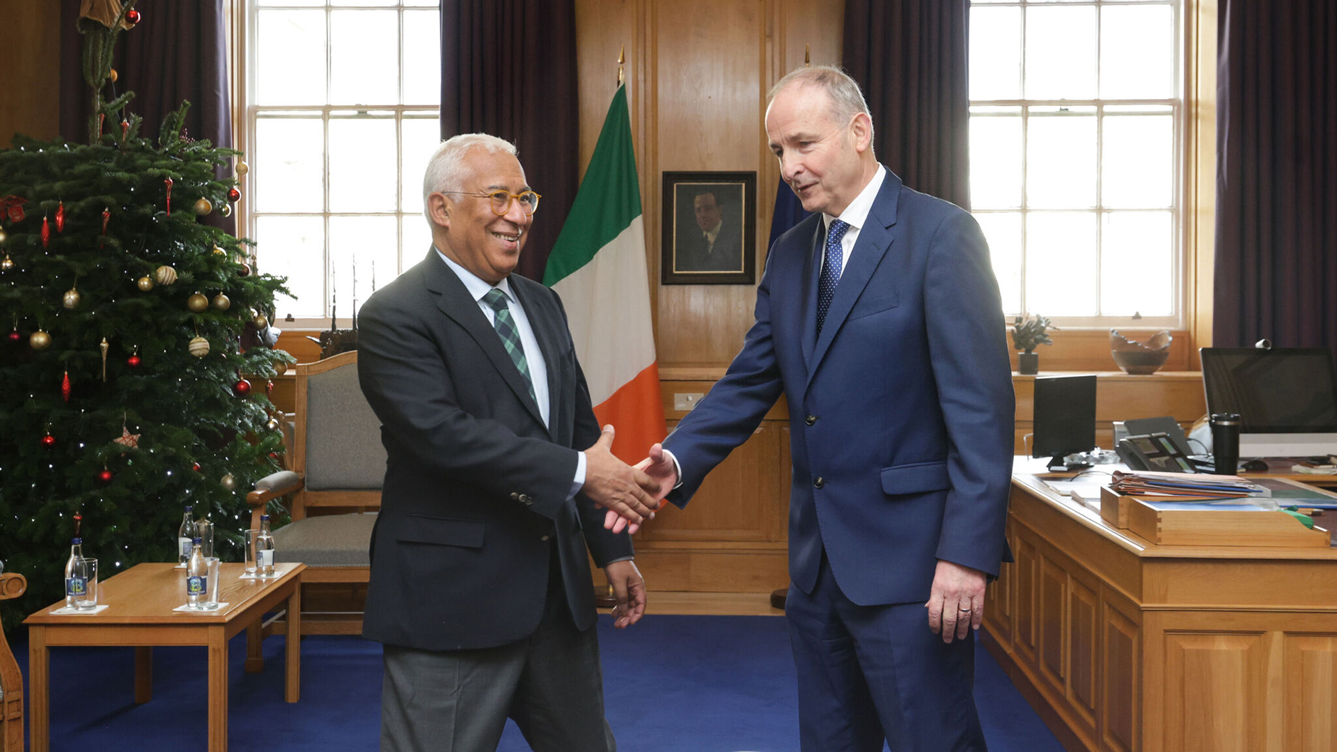 Diúltaithe ag an Taoiseach glacadh le maíomh ambasadóir na Rúise faoi dhróin os cionn Bhaile Átha Cliath