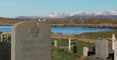 ‘An Nollaig Thiar’ le Laoighseach Ní Choistealbha