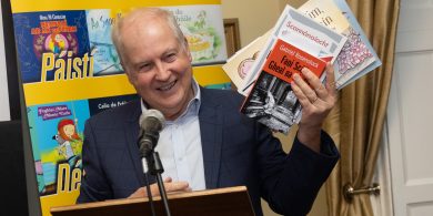 GAILEARAÍ: Slua breá ag mórsheoladh ‘Comhar’ na Nollag i mBaile Átha Cliath