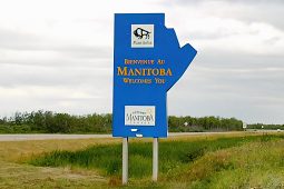 Rialtas Manitoba i gCeanada ag iarraidh stádas dátheangach don chúige