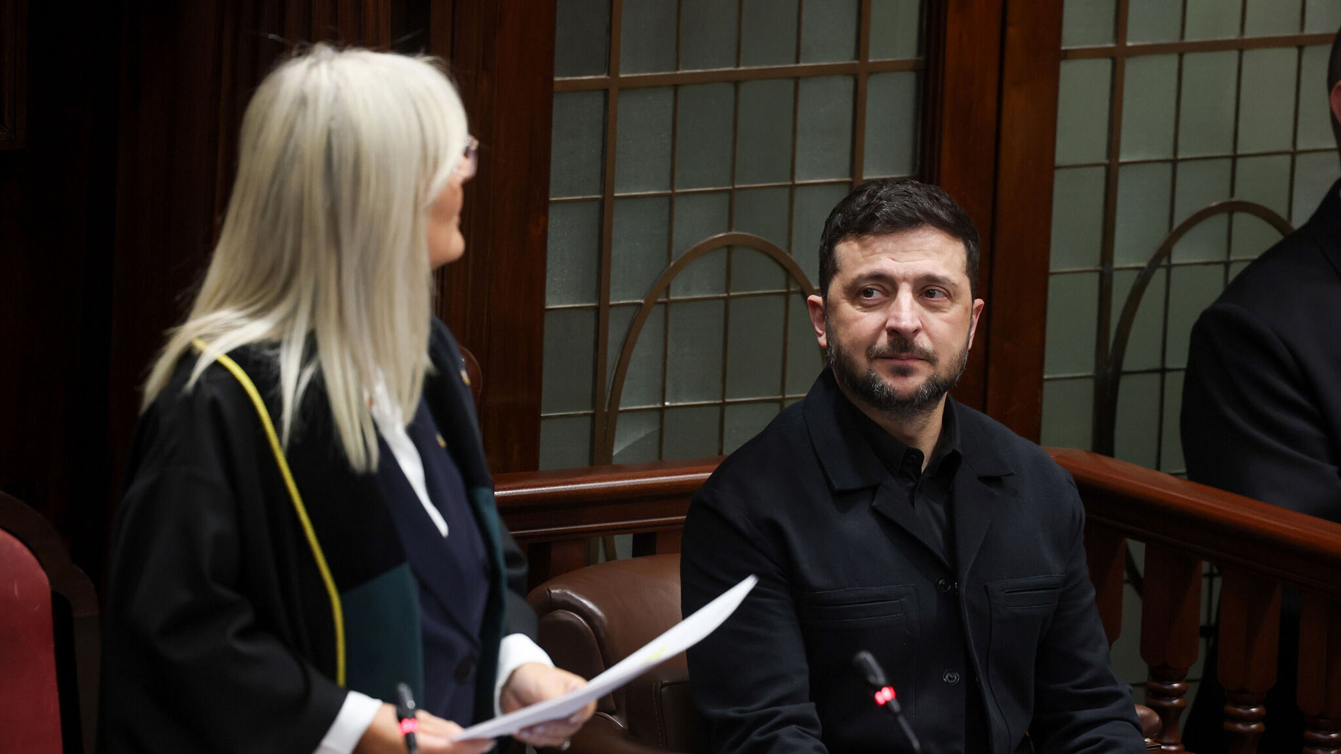 ‘A Éire chóir, cuimhnigh go bhfuil tábhacht le do ghlór’ – Zelensky i dTithe an Oireachtais