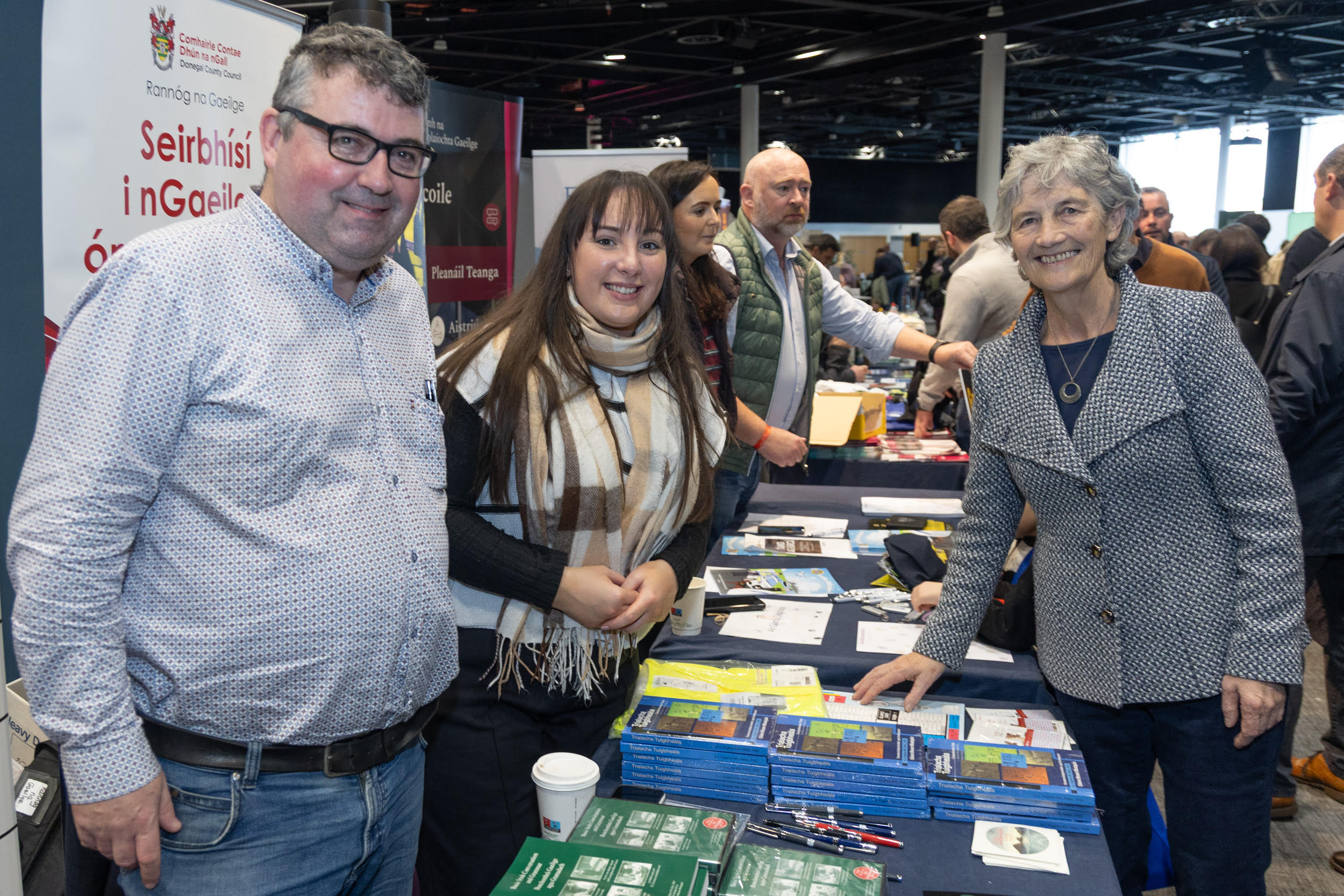 GNÉ-ALT FÓGRAÍOCHTA: Comhairle Contae Dhún na nGall i Lár an Aonaigh ag Oireachtas na Samha 2025
