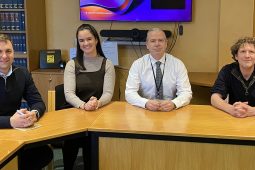 Gníomh ‘práinneach’ á lorg ón Státrúnaí chun cumhachtaí a thabhairt don Choimisinéir Gaeilge