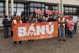 Caithfidh ‘fís’ a bheith ag Roinn na Gaeltachta maidir le tithíocht do na glúnta atá le teacht