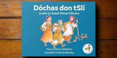 Is deas go bhfuil scéal Chnoc Mhuire ar fáil i nGaeilge do pháistí