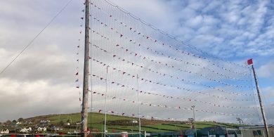 Bratacha san eangach in áit na mbreac agus Daingean Uí Chúis ar tinneall