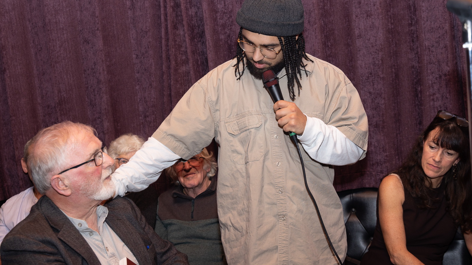 Cuntas ar an gciníochas sa Ghaeltacht i leabhar nua