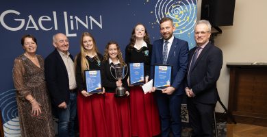 GAILEARAÍ: Gaelcholáiste Luimnigh agus Coláiste Chroí Mhuire, An Spidéal, ina seaimpíní 2026 ag díospóireachtaí  Gael Linn