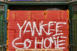 ‘Yankees go home’ – an bhearna idir an Eoraip agus Meiriceá ag méadú seasta