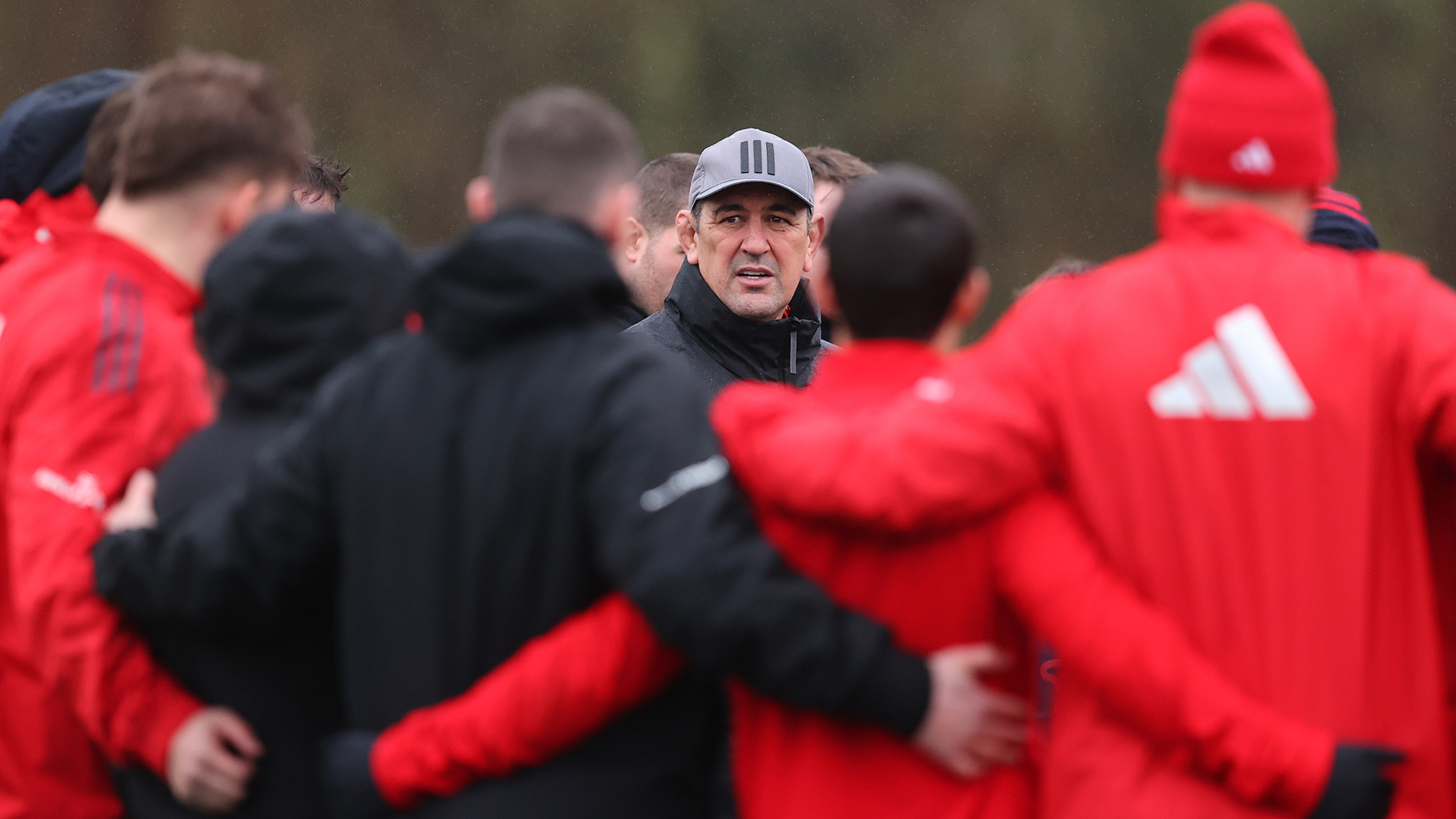 Dúshlán mór roimh na Muimhnigh as baile i nGlaschú, brú aisteach ar na Connachtaigh