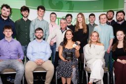 Bonn Óir Seán Ó Riada 2026 buaite ag Ríona Hely as contae an Chláir