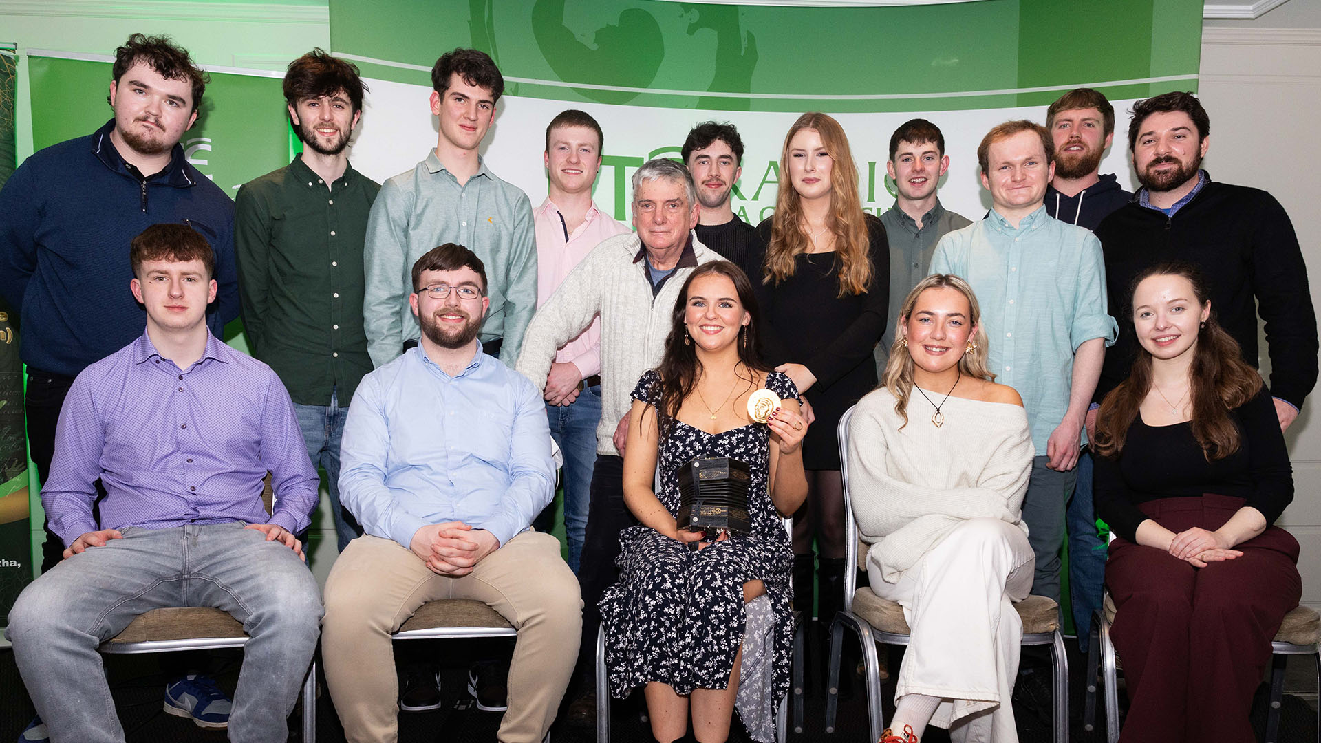 Bonn Óir Seán Ó Riada 2026 buaite ag Ríona Hely as contae an Chláir