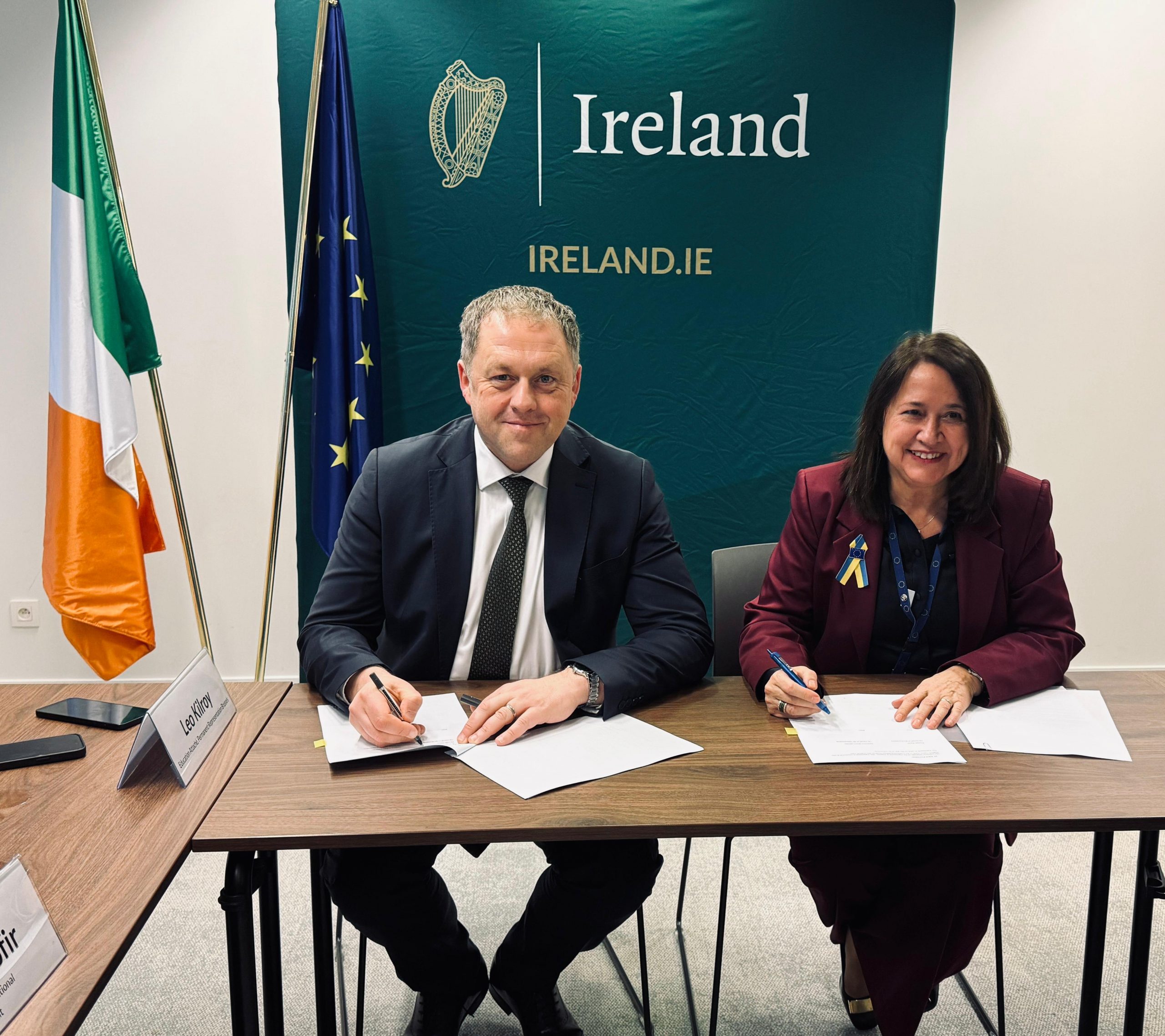 Seirbhís ateangaireachta Gaeilge le cur ar fáil ag cruinnithe le linn tréimhse uachtaránachta