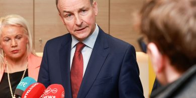 Caithfidh an rialtas ‘níos mó measa’ a léiriú ar an nGaeilge – an Taoiseach