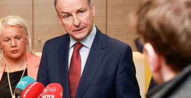 Is beag cor a thógfadh sé cruachás ceannaireachta a chothú