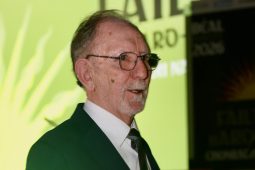 ‘Ní rachaidh Gaeil Bhéal Feirste ar ais sna hallaí beaga taise arís’ – Fergus Ó hÍr