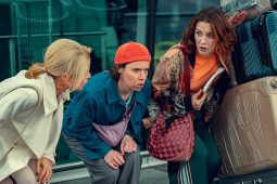 Scéal tanaí gan dochar ag ‘How to Get to Heaven from Belfast’, an aimsir fíorálainn ar TG4