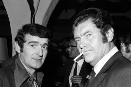 Chuala go leor daoine trácht ar Bill Fuller ach is beag duine go bhfuil an scéal ar fad acu