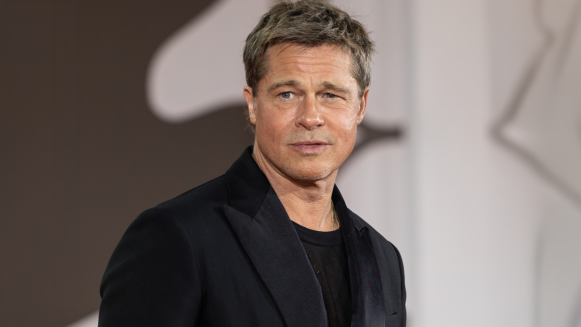 DIALANN TUAIRISC: ‘Spelling Bee’ na Gaeilge, ‘Féach’ agus cúrsaí reatha, ar thóir Brad Pitt sa Ghaeltacht