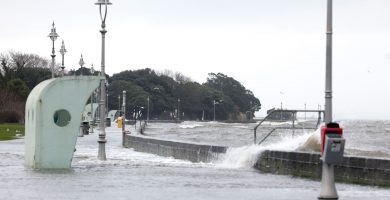 Ní chaithfidh rialtas ar bith ‘dóthain’ airgid go deo ar bheartais in aghaidh tuilte