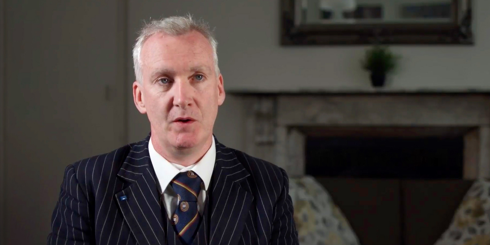 ‘Mura bhfuil tú ag an mbord, tá tú ar an gclár bia’ – imní faoin mbaol ann go mbainfí leas as Éirinn Aontaithe chun ísliú céime a thabhairt don Ghaeilge