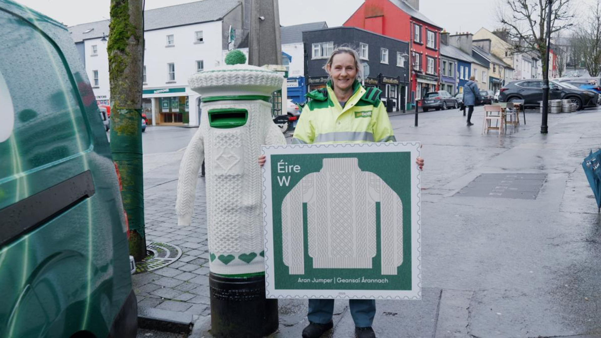 AN POST: Geansaí Árann ar stampaí nua de chuid An Post