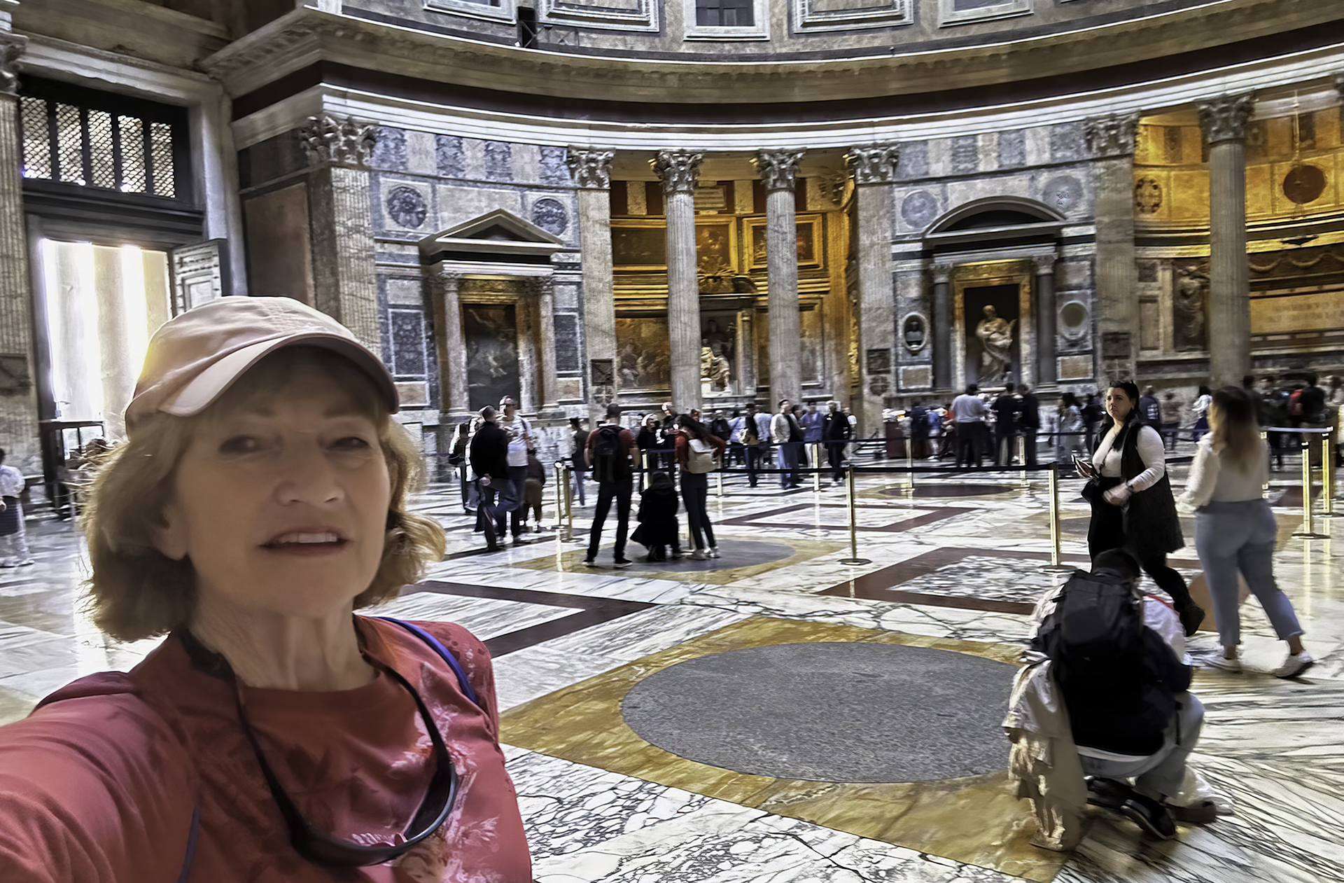 Fadhbanna móra á gcruthú ag an ‘ollturasóireacht’