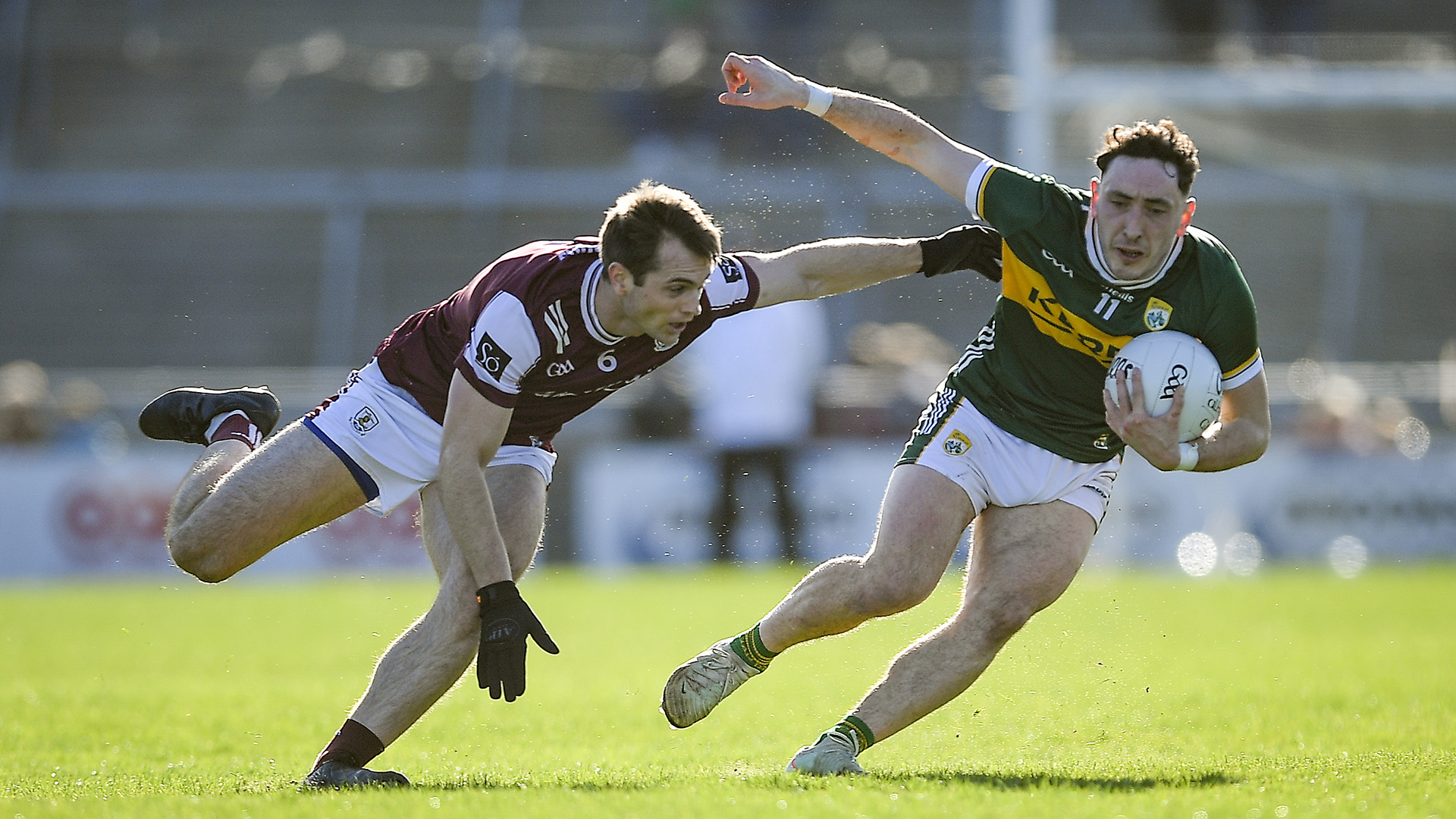 Cluichí móra i dTrá Lí agus Páirc an Chrócaigh anocht agus an comórtas ag géarú