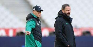 Caithfidh an paca tosaithe an fód a sheasamh i bPáras má tá seans le bheith ag Éirinn