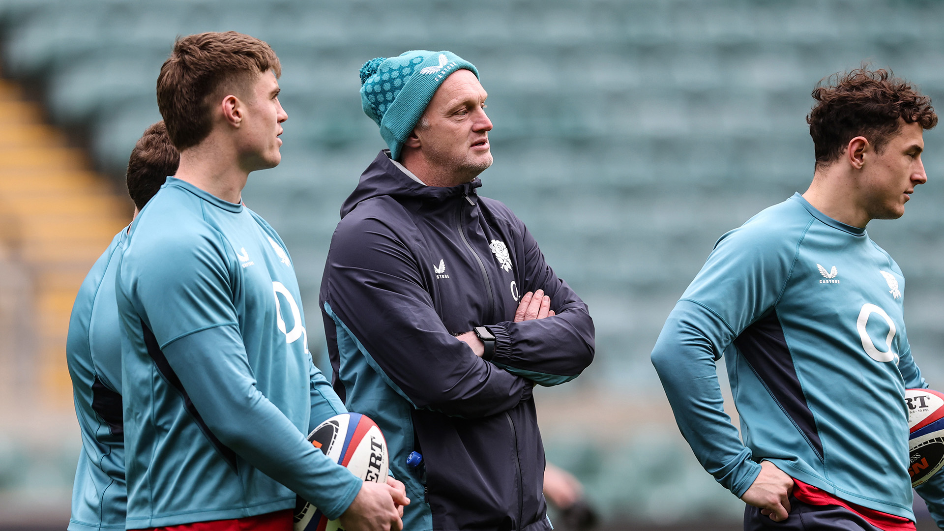 Ar na Sasanaigh atá an brú ar fad agus gan aon duine ag tabhairt seans d’Éirinn