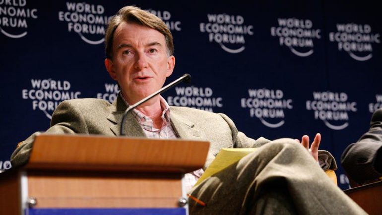 Peter Mandelson gafa ag póilíní Shasana agus ‘mí-iompar in oifig phoiblí’ curtha ina leith