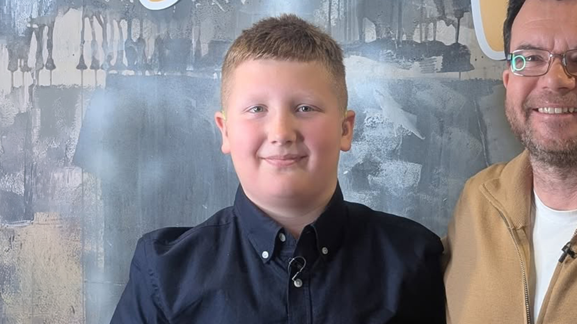 ‘Is breá liom an fharraige agus an ceol ach braithim uaim mo sheantuismitheoirí is mo chairde’ – Úcránach óg sa Ghaeltacht