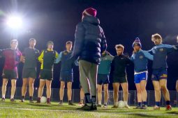 FÍSEÁN: ‘Bhíodh muid ag dul timpeall Coppers ag lorg imreoirí – an bhfuil Gaeilge agat?’ – bláthú Na Gaeil Óga