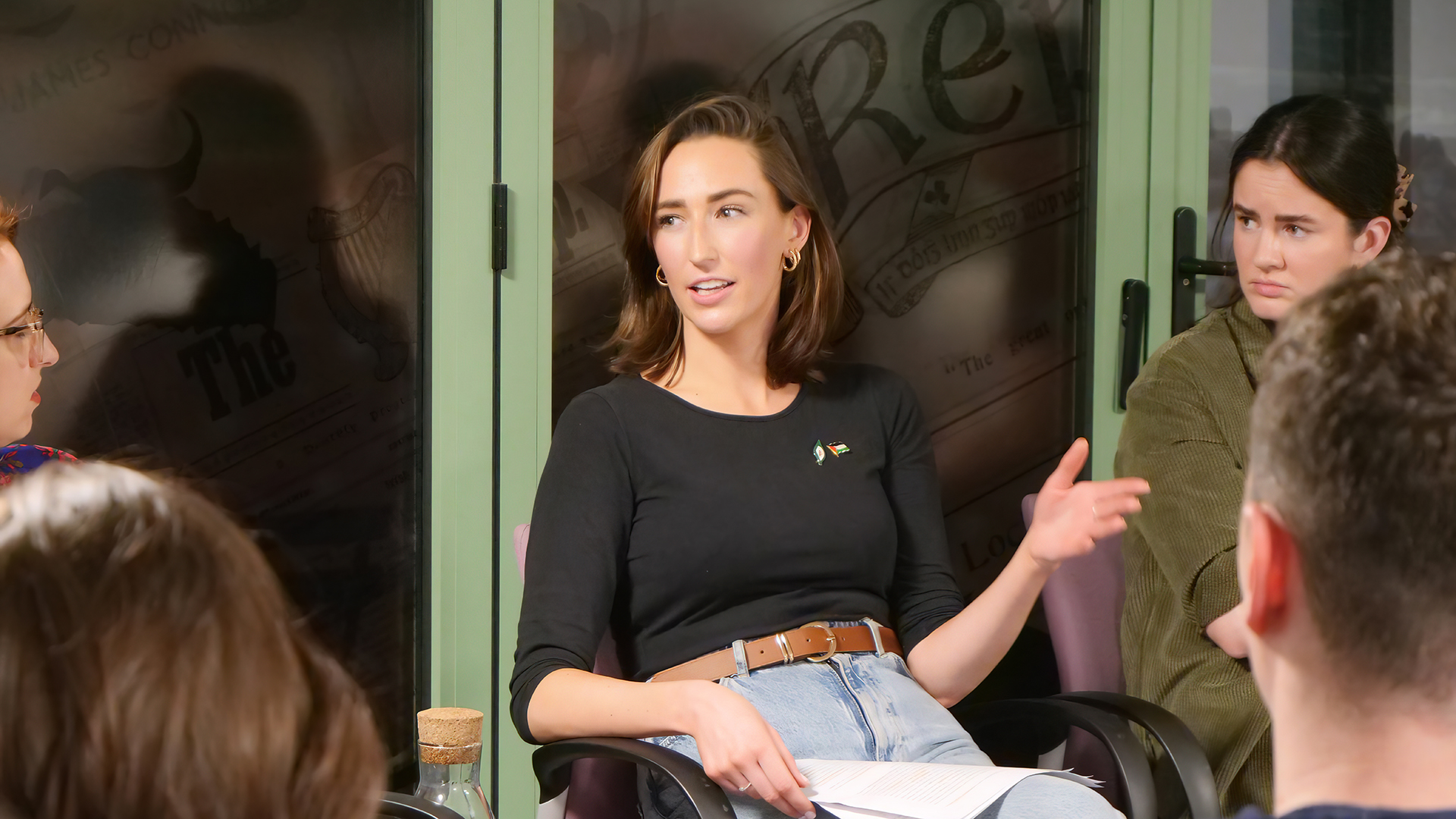 Pobal na Gaeilge in ‘áit leochaileach’ sa phlé ar Éirinn Aontaithe – taighde