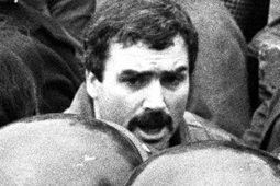 Ainmnigh Stakeknife agus bíodh an tairbhe in áit na rúndachta