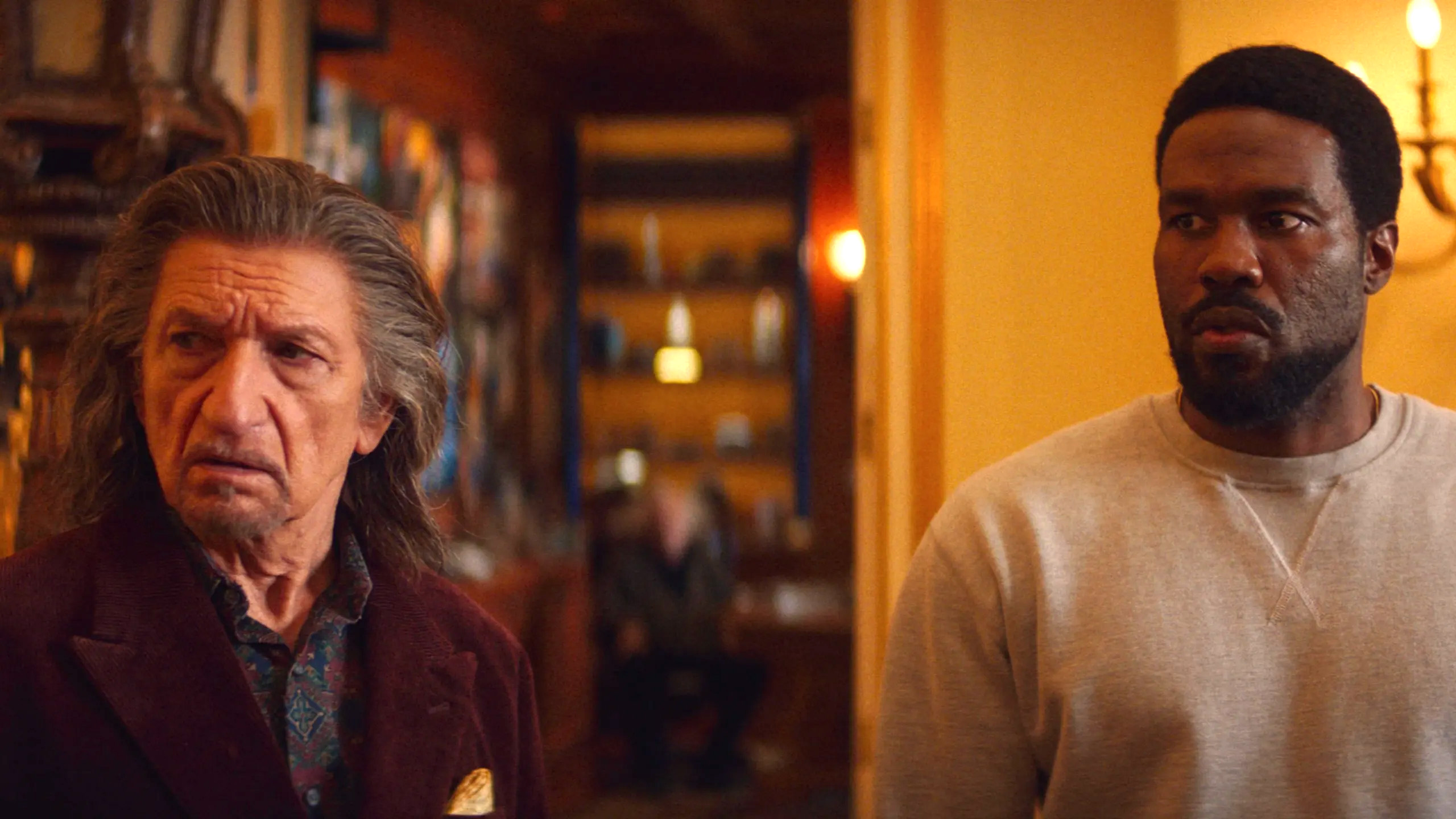 Tá ‘Wonder Man’ nua Disney glic ach éiríonn sé tuirsiúil