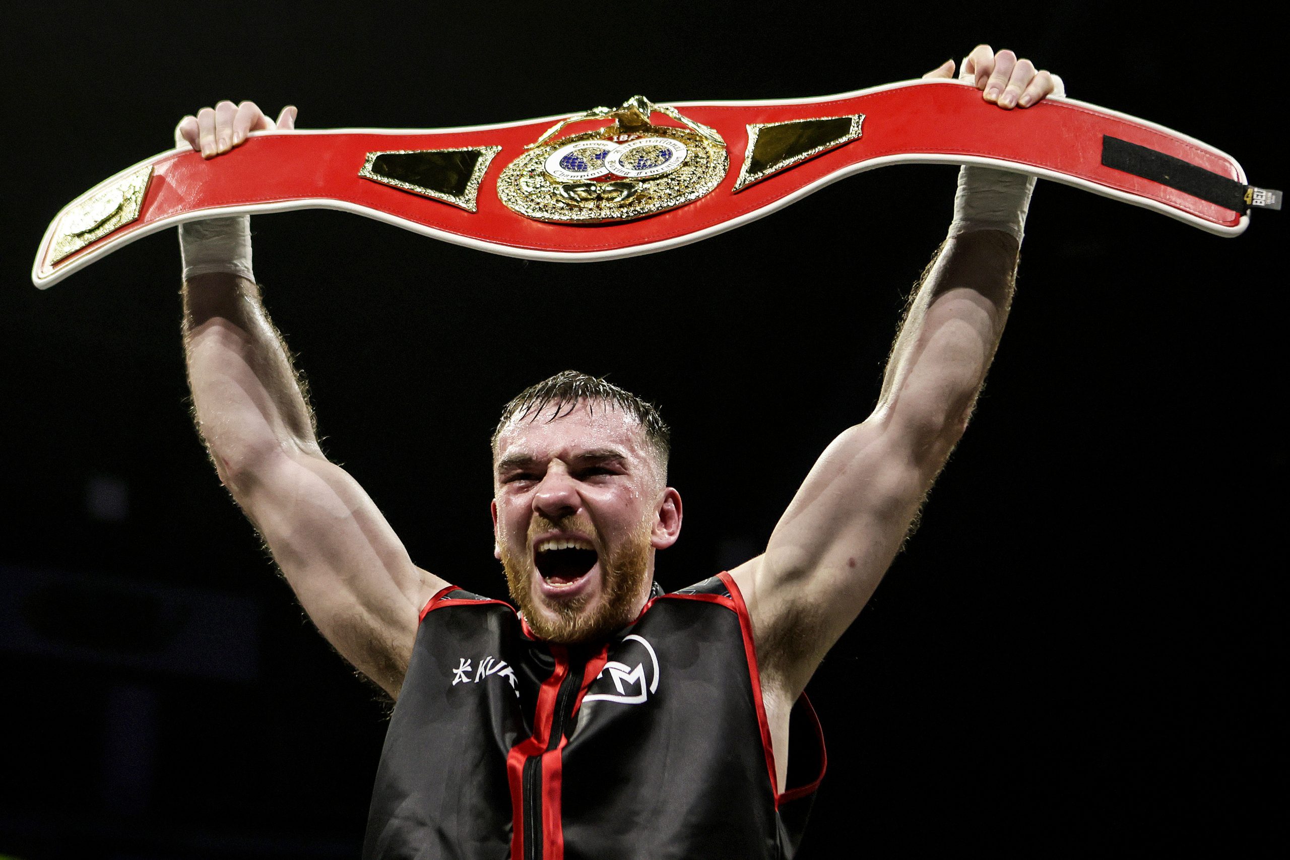 D’imir sé peil, sacar agus rugbaí ach is leis na miotóga atá cáil bainte amach ag Kieran Molloy