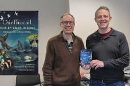 AGALLAMH: Eagrán nua dátheangach de Dánfhocail Uí Rathile foilsithe