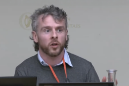 Coiste Pleanála Straitéise Gaeilge á mholadh do gach comhairle contae a bhfuil ceantar Gaeltachta faoina cúram