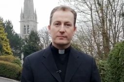 Sagart as Gaoth Dobhair ceaptha ina bhiocáire ginearálta ar Dheoise Ráth Bhoth