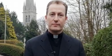 Sagart as Gaoth Dobhair ceaptha ina bhiocáire ginearálta ar Dheoise Ráth Bhoth