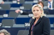 Clib mhonatóireachta le caitheamh ag Marine Le Pen ach is féidir léi seasamh don uachtaránacht