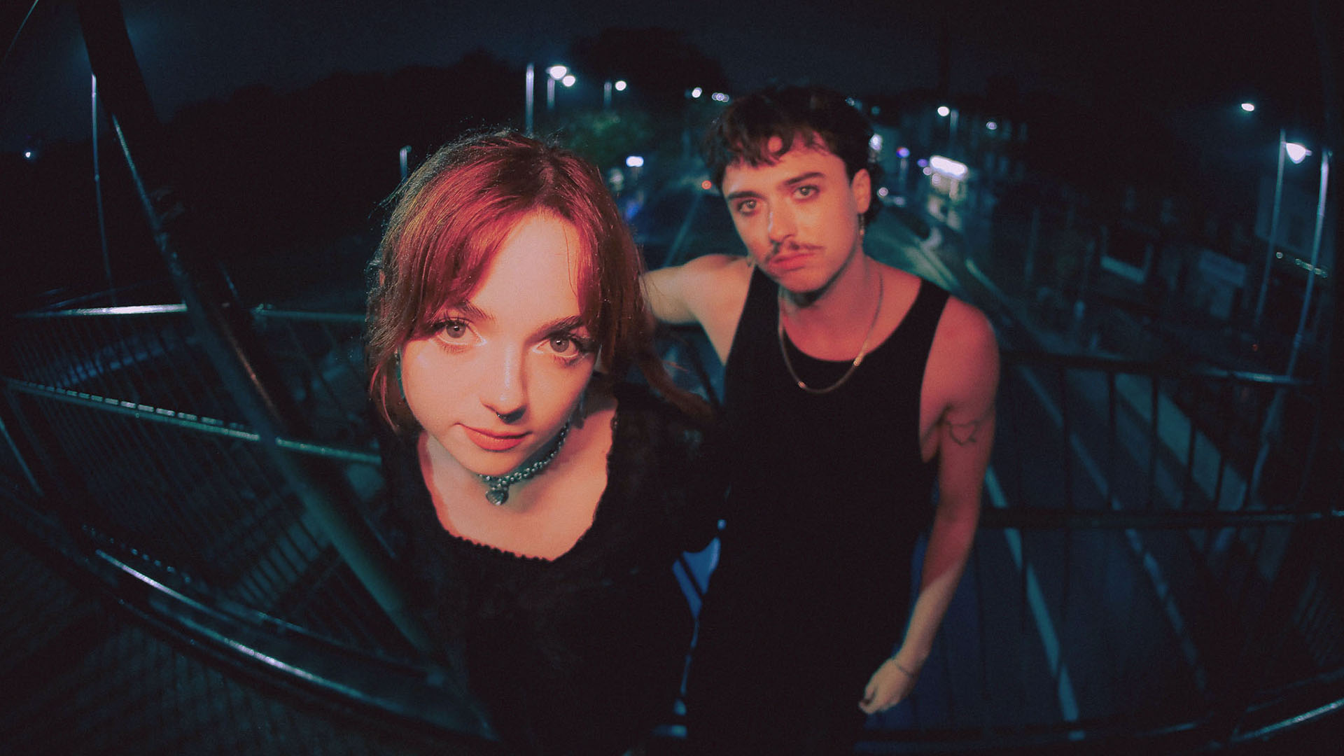 ‘Tá brí níos láidre sa leagan Ghaeilge’ – singil nua ag Mischa and the Bear