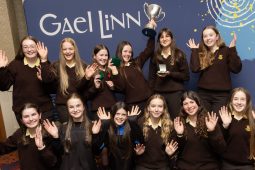 GAILEARAÍ: Daltaí ó Bhaile Átha Cliath agus Dún na nGall buach i gCraobh Díospóireachta an Phiarsaigh