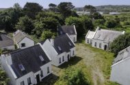 Suíomhanna cuí chun beagnach 3,000 teach a thógáil i nGaeltacht na Gaillimhe ach easpa seirbhísí ag cur teorainn le cúrsaí i gConamara
