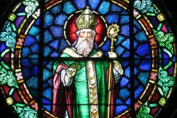 ‘Thug Naomh Pádraig faoi deara nach raibh sé ag fáil an mheáchain cheart…’