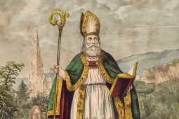 ‘An oíche roimhe, ní chodlaímis néal ar bith’ Lá Fhéile Pádraig i Rann na Feirste