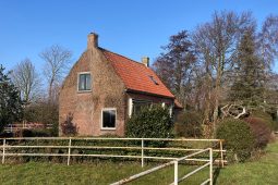 ‘Duine gan dídean anois mé – duine gan dídean lán airgid’